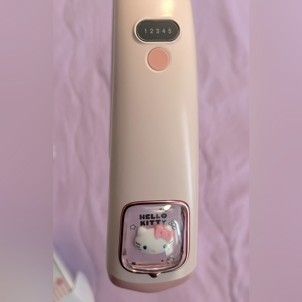 Hello Kitty Neck Fan - Picture 3 of 6